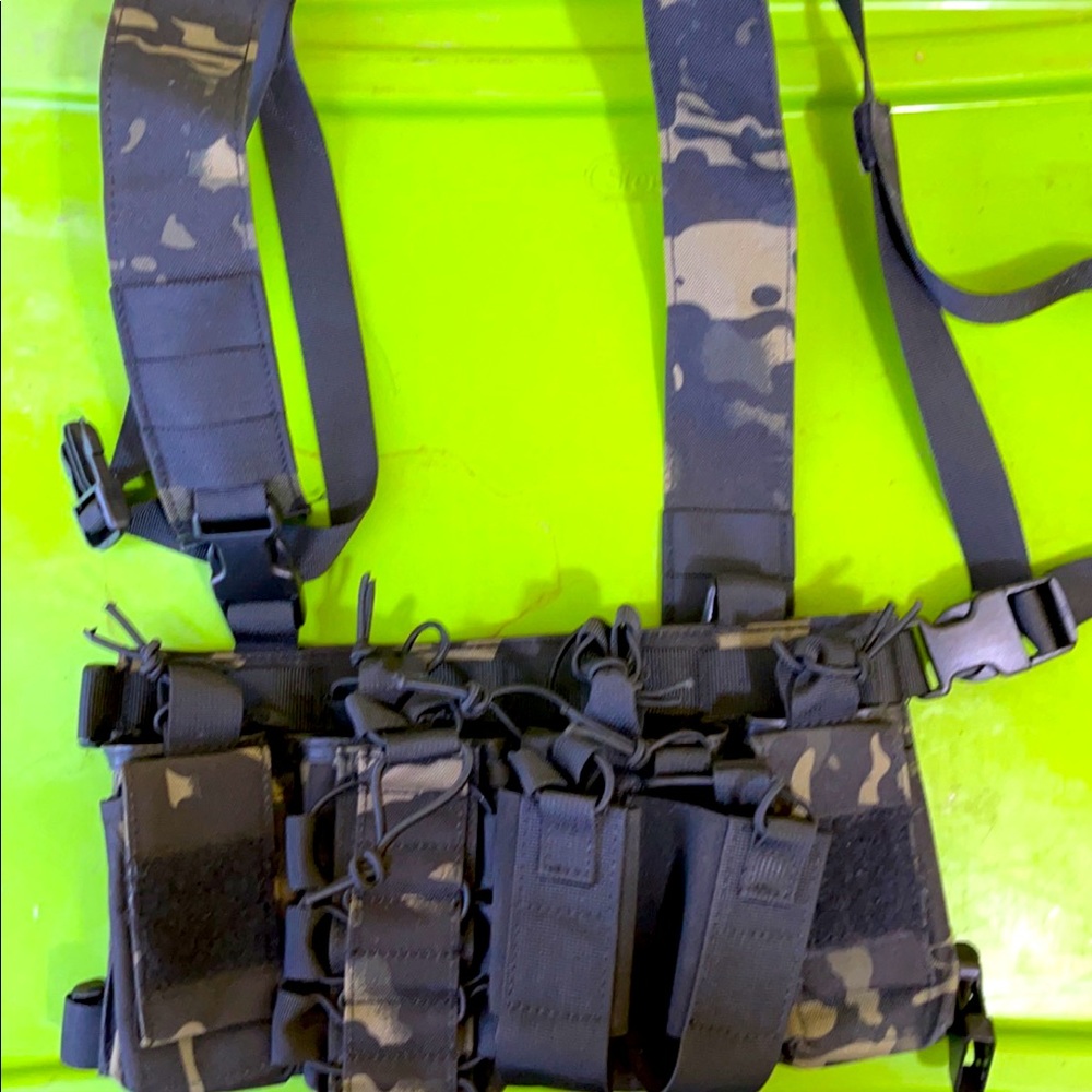 Táctical chest rig